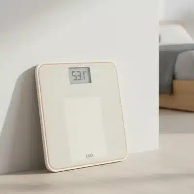 لايكا ميزان شخصي إلكتروني موديل 4010 – تصميم برتقالي عصري بدقة عالية