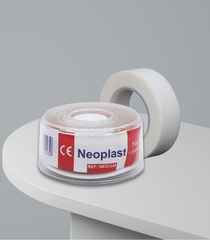 رول بلاست شفاف AIRO PLAST ‎1.25CM×5M‎ لتثبيت الضمادات الطبية