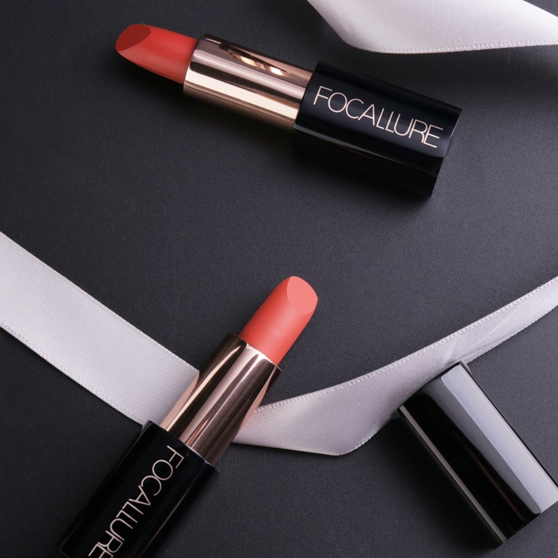 أحمر شفاة لاكيور